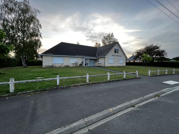 A LOUER BUREAU PROFESSIONNEL DANS UN LOCAL COLLECTIF de plain-pied proche d'un pôle petite enfance, idéal profession médicale, paramédicale, bien être