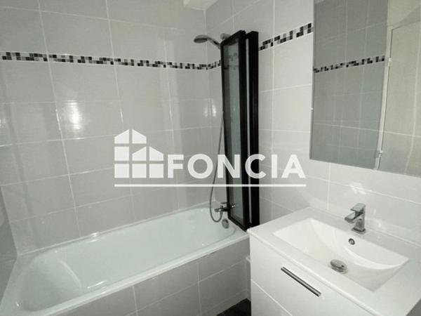 Location Studio 35.3 m² - 22 RUE GABRIEL LELONG Chartres 28000