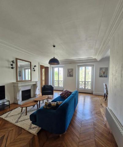 Paris 11e 4 pièces de 79 m² avec 2 chambres à 2 800 €