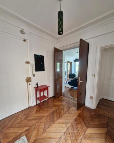 Paris 11e 4 pièces de 79 m² avec 2 chambres à 2 800 €