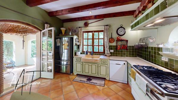 Véritable Bastide avec grand studio