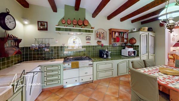 Véritable Bastide avec grand studio