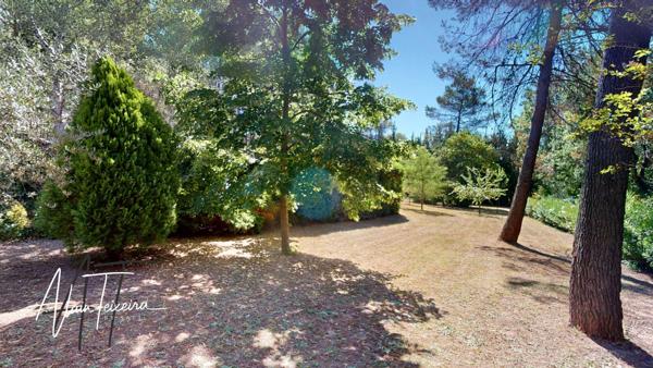 Véritable Bastide avec grand studio