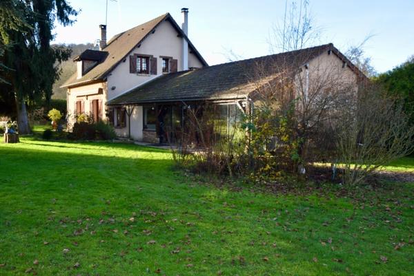 Maison de caractère avec grand terrain arboré exposé sud / sud-est – Proche Aix-en-Othe