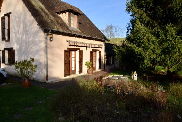 Maison de caractère avec grand terrain arboré exposé sud / sud-est – Proche Aix-en-Othe