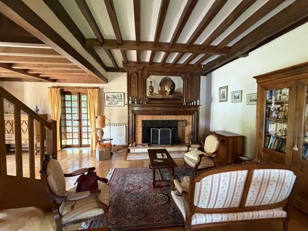 Maison à vendre 307 110 € Saint-Astier 7 p 340 m² DPE C