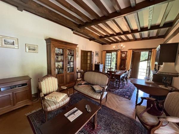 Maison à vendre 307 110 € Saint-Astier 7 p 340 m² DPE C