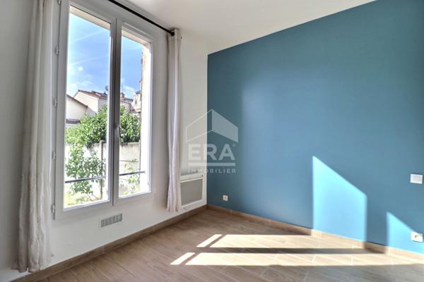 À vendre ? Charmant 2 pièces de 31 m² avec bel extérieur d'environ 20 m² ? À 15 min à pied de la gare Un appartement avec extérieur, idéal pour un premier achat ou un investissement