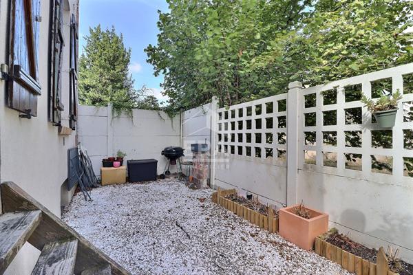 À vendre ? Charmant 2 pièces de 31 m² avec bel extérieur d'environ 20 m² ? À 15 min à pied de la gare Un appartement avec extérieur, idéal pour un premier achat ou un investissement