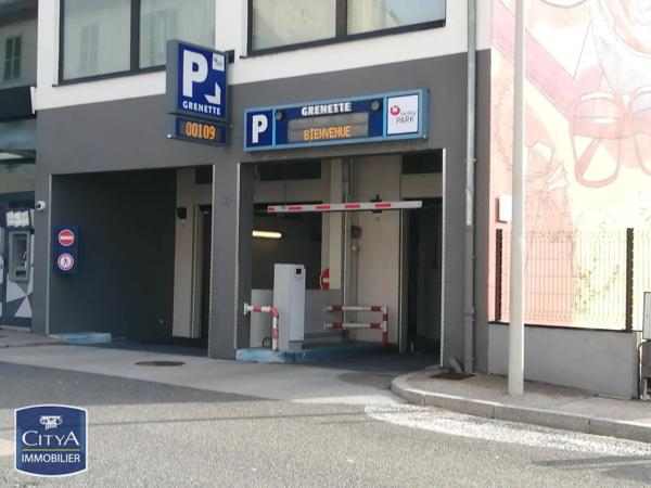Parking à louer Oyonnax (01100)