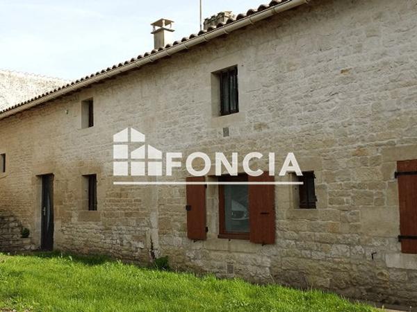 Location Maison 7 pièces 213.4 m² - 259 RUE DE LA ROULERIE Saint Gelais 79410