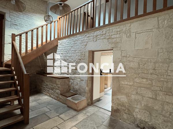 Location Maison 7 pièces 213.42 m² - 259 RUE DE LA ROULERIE Saint Gelais 79410