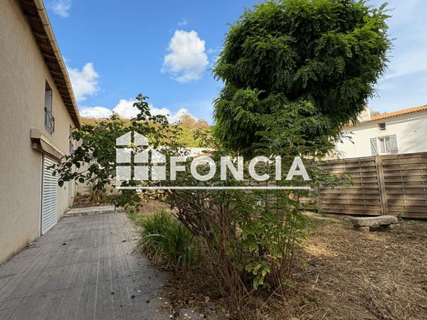 Location Maison 7 pièces 213.42 m² - 259 RUE DE LA ROULERIE Saint Gelais 79410