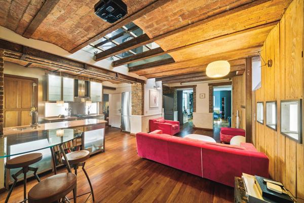 Atelier/loft en duplex rue Mouffetard