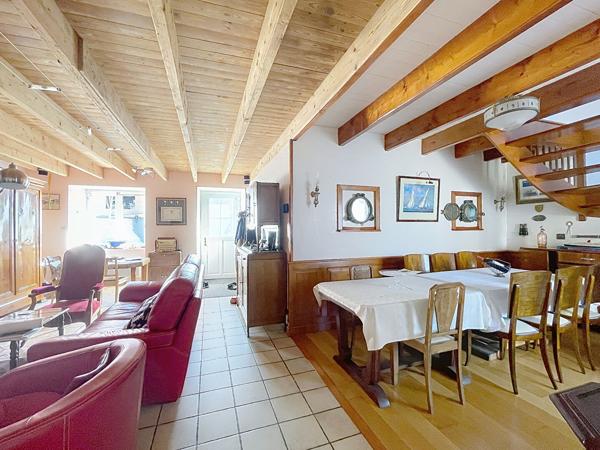 MONT DOL - Maison en pierres