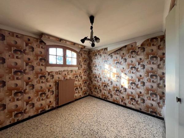 Maison de 130 m² sur 5000 m² - garages- atelier