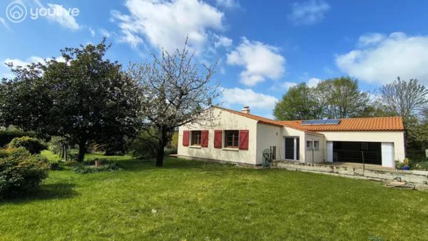 Maison plain-pied de 133m2 habitables sur terrain clos de 2432m2 à Challans