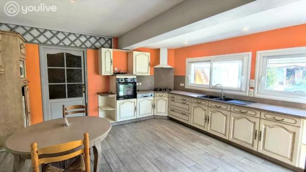 Maison plain-pied de 133m2 habitables sur terrain clos de 2432m2 à Challans