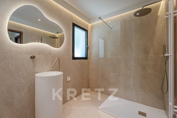 Hyères – Villa contemporaine vue mer 320 m² piscine