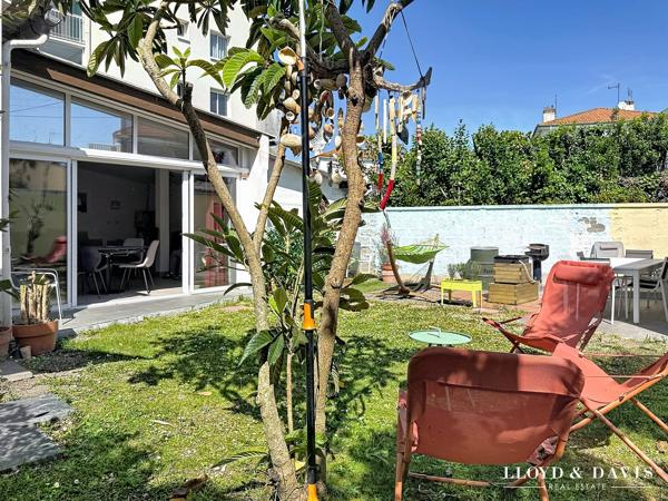 Maison de ville avec jardin, 400 mètres plage
