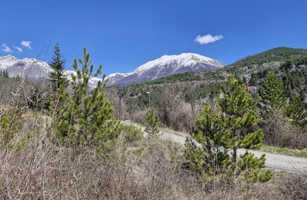 MURS COMMERCIAUX avec possibilité habitation à Savines-le-Lac