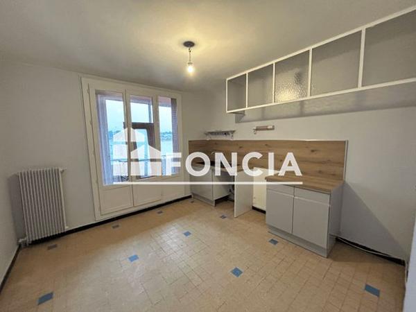 Location Appartement 3 pièces 80.94 m² - Pont Saint Esprit 30130