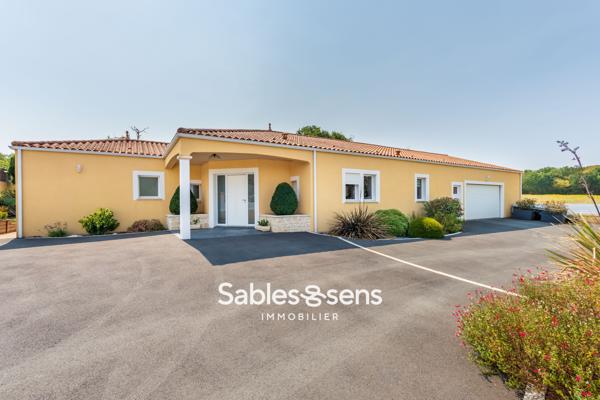 Maison T5 de plain pied avec piscine sur la commune de Chantonnay