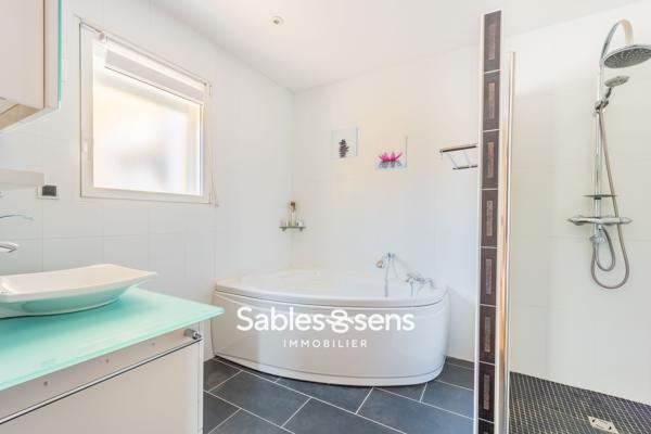 Maison T5 de plain pied avec piscine sur la commune de Chantonnay