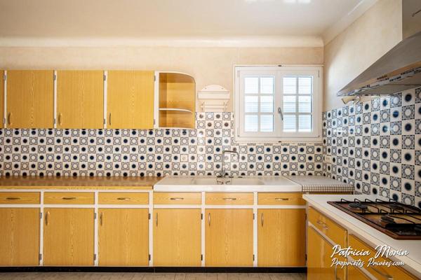 Maison  centre ville de HINX   185 m2 Avec dépendances et terrain constructible