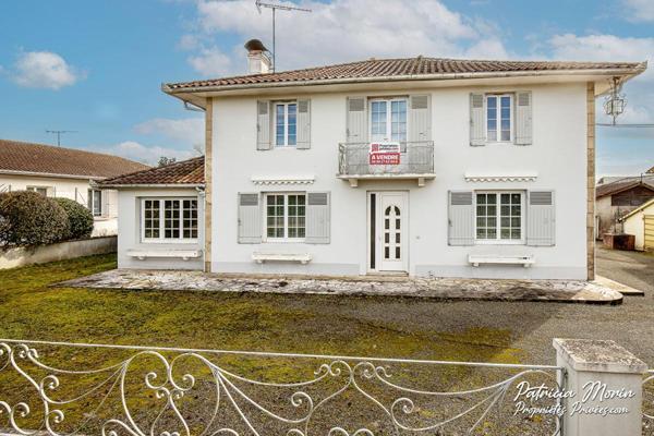 Maison  centre ville de HINX   185 m2 Avec dépendances et terrain constructible
