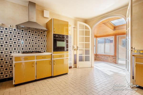 Maison  centre ville de HINX   185 m2 Avec dépendances et terrain constructible