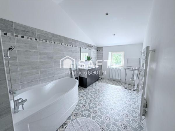 PAVILLON 4 CHAMBRES DONT UNE SUITE PARENTALE, BUREAU,  A VERRINES SOUS CELLES !