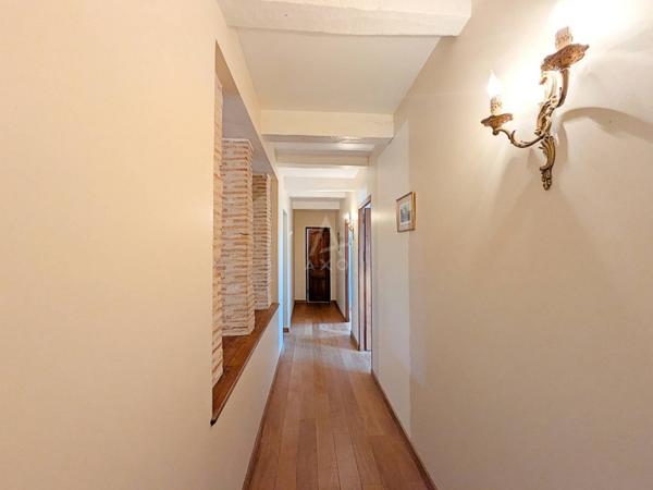 Maison de charme fin XVIII?  296 m²  Parc de 1,5 ha  Piscine  Dépendances