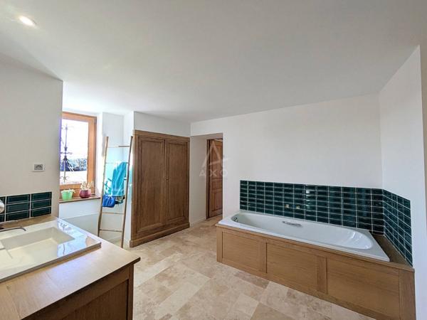 Maison de charme fin XVIII?  296 m²  Parc de 1,5 ha  Piscine  Dépendances