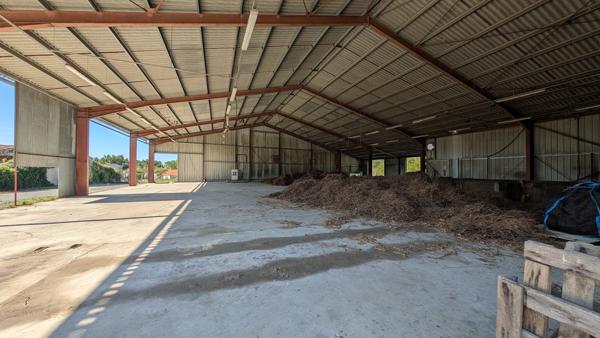 Site d'activité 12 500 m² – Hangar 1 170 m² – Accés A10 et RN 10. Reignac (33860)