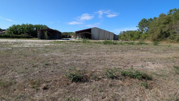 Site d'activité 12 500 m² – Hangar 1 170 m² – Accés A10 et RN 10. Reignac (33860)