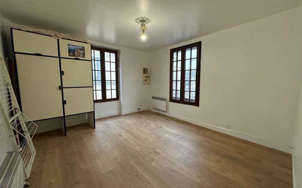 Appartement à vendre    2 pièces • 27 m2 Corbeil-Essonnes