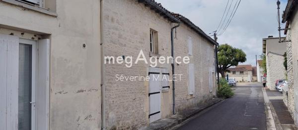 Maison à CHATEAUBERNARD, 16100 - 3 pièces 80m²