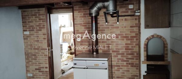 Maison à CHATEAUBERNARD, 16100 - 3 pièces 80m²