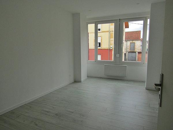 Location                                                      Appartement
                        
                     4 pièces                      104 m2                     à Raon-l'Étape