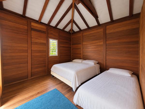 À vendre – Maison T5 avec piscine et accès plage – Goyave (secteur Sarcelle)