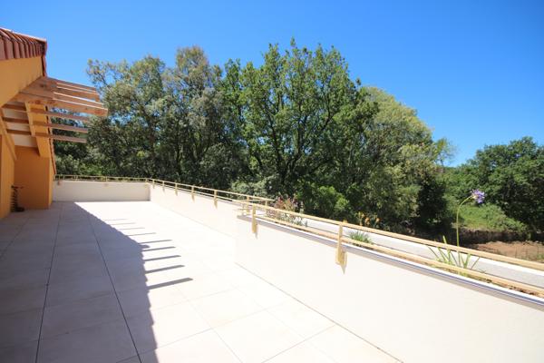 DRAGUIGNAN Appartement T3 avec grande terrasse - Dernier étage - Parking
