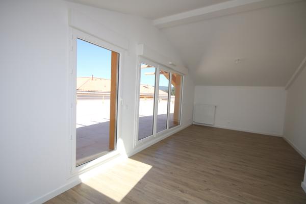 DRAGUIGNAN Appartement T3 avec grande terrasse - Dernier étage - Parking