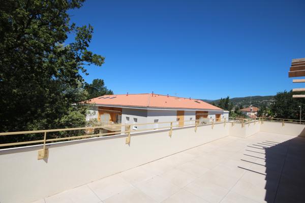 DRAGUIGNAN Appartement T3 avec grande terrasse - Dernier étage - Parking