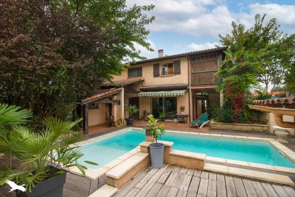 Maison à vendre |  Castelginest |  9 pièces | 262 m²