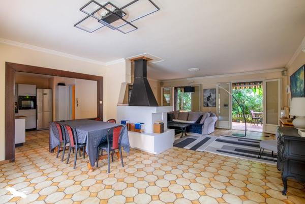 Maison à vendre |  Castelginest |  9 pièces | 262 m²