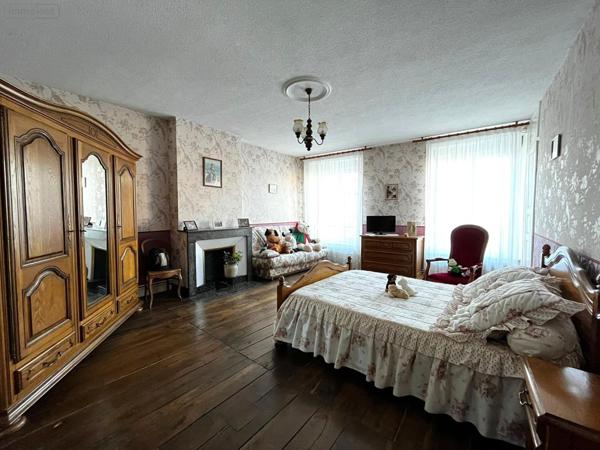 Maison de ville à vendre à Langres en Haute-Marne (52200), ref : SGML116187