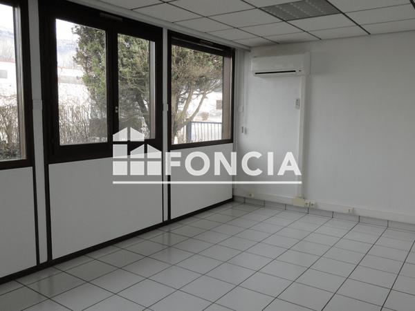 Location Local commercial 1 pièce 24.38 m² - 11 RUE ARISTIDE BERGES Domene 38420