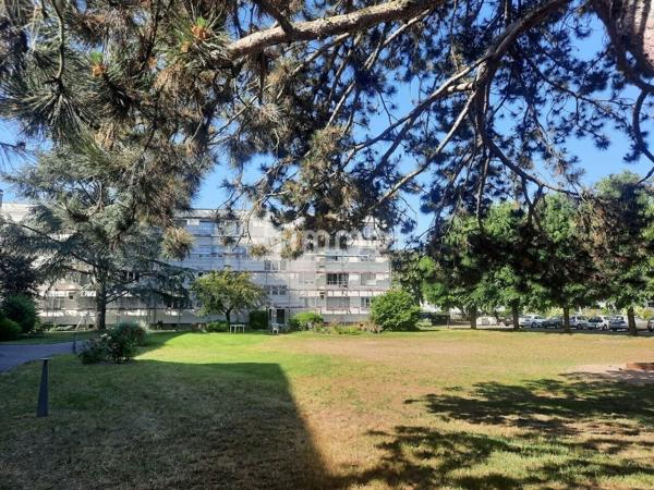 Bel appartement 5 p 113 m² env. à Strasbourg Stockfeld