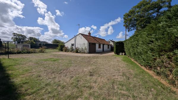 Le Crotoy (Saint-Firmin) — Plain-pied individuel à réinventer sur parcelle rare de 2 310 m² | Potentiel XXL à